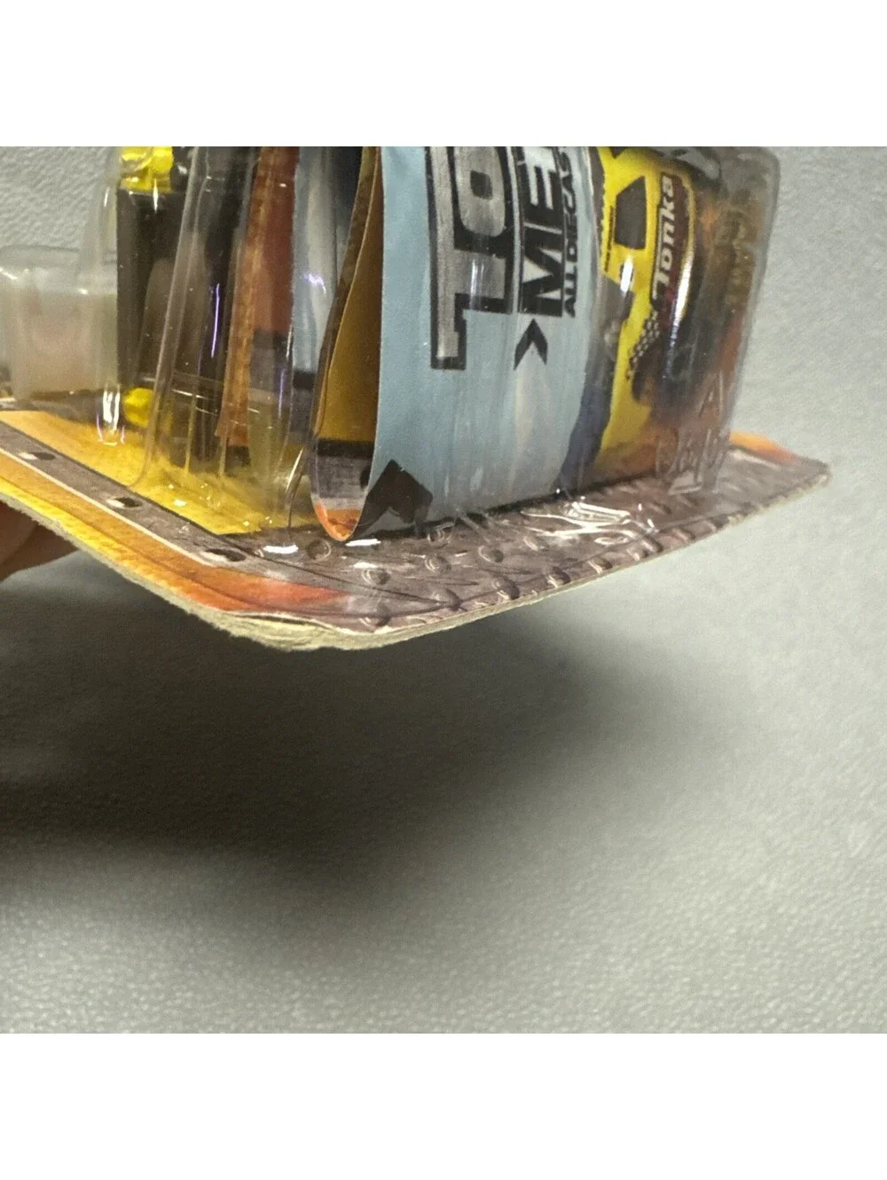 Tonka Metal Cherry Picker Bucket Truck City Defenders 1:64 Yellow 2014